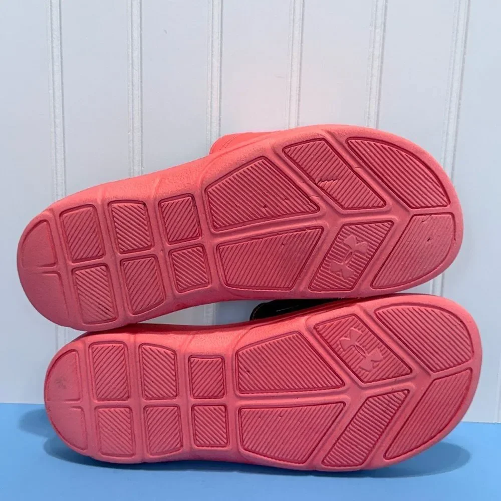 Women Under Amour slippers Size 6Y